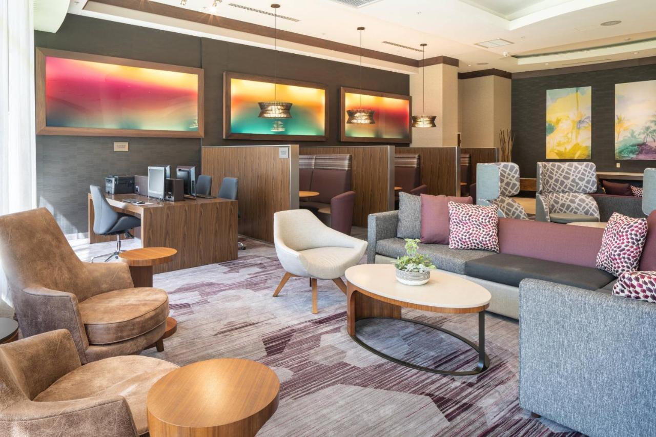 Отель Courtyard By Marriott Miami Airport Экстерьер фото