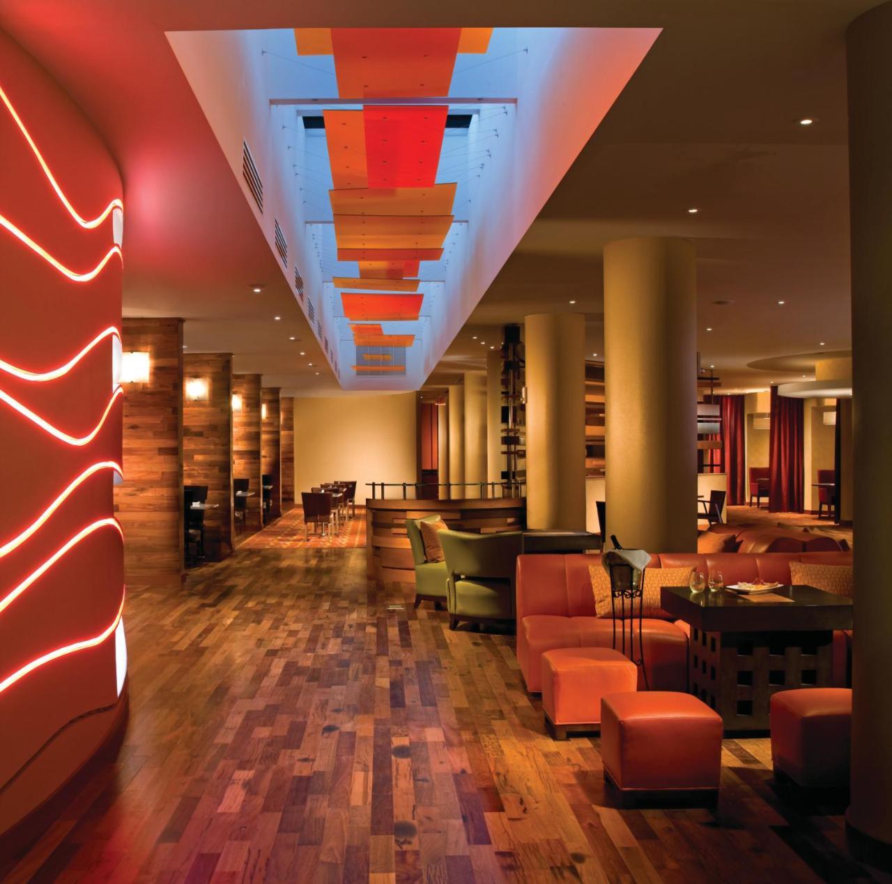 Отель Courtyard By Marriott Miami Airport Экстерьер фото