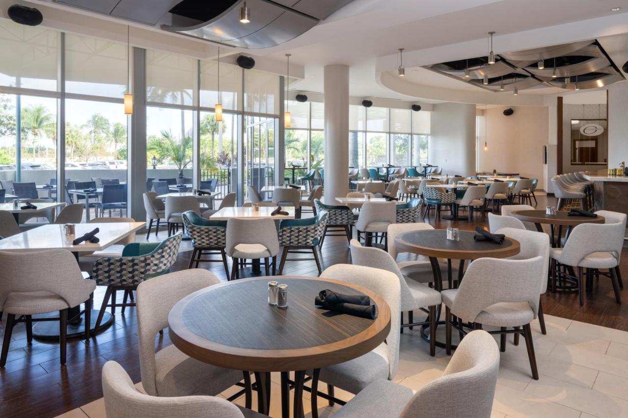 Отель Courtyard By Marriott Miami Airport Экстерьер фото